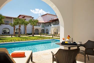 La terrasse de la chambre Deluxe vue Swim-up Preferred Club