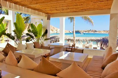 Admirez la vue  couper le souffle depuis le bar