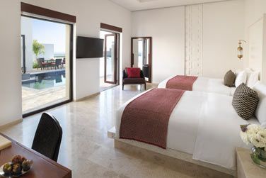 La villa vue jardin avec piscine