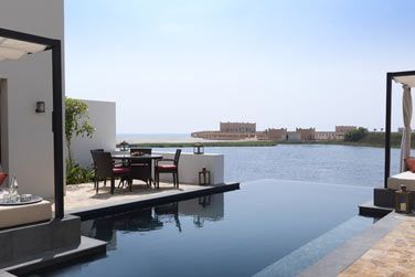 La villa vue jardin avec piscine