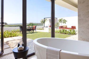 La salle de bain de la villa vue lagon