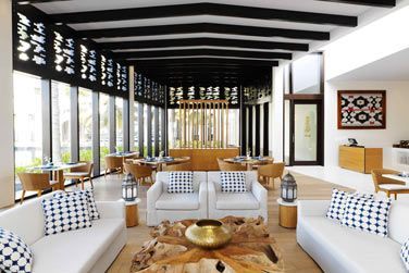 L'intrieur du restaurant Sakalan