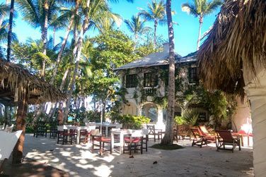 Profitez du cadre unique pour savourer une cuisine exquise