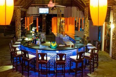 Rendez-vous au bar Serenade de l'htel pour vous dtendre autour d'un verre