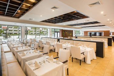 Le buffet El Alcazar et sa cuisine internationale.