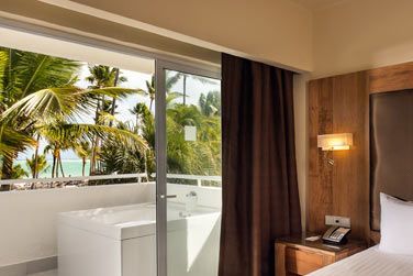 Vue sur les jardins tropicaux ou la mer des Carabes