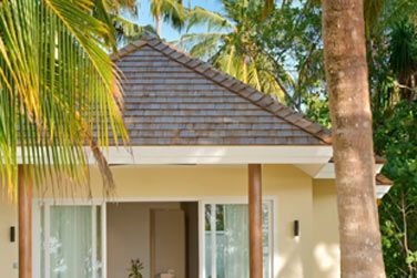 Niches au milieu des cocotiers