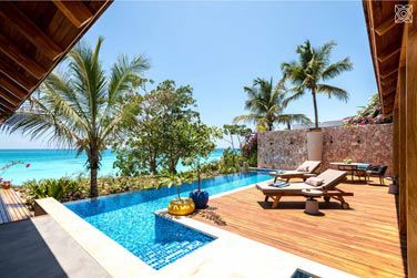 La piscine prive de la Villa Luxury Front de mer 3 chambres