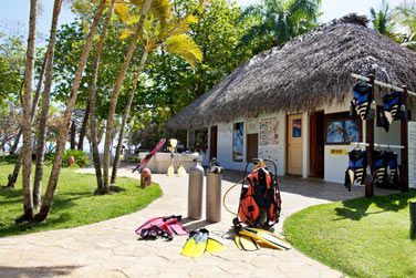 Un centre de plonge sur la plage