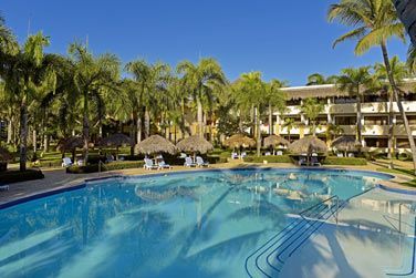 L'htel possde une piscine o vous pourrez nager sans aucun problme