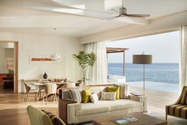 photo LUX* North Mal Atoll Resort & Villas Maldives