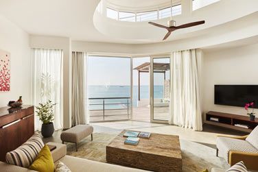 photo LUX* North Mal Atoll Resort & Villas Maldives