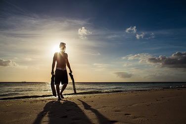 La situation face  une superbe plage de sable blanc