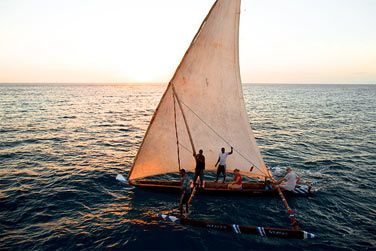 Admirez le coucher du soleil  bord d'un voilier traditionnel !