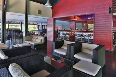 Directement au Bar ou sur les canaps