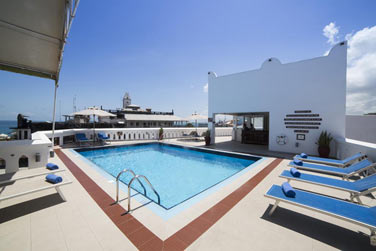 La piscine sur le toit terrasse de l'htel