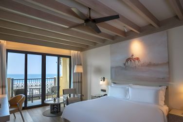 Chambre de la 1 Bedroom Sea View Suite with Terrace or Balcony