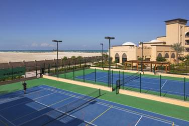 Le Resort possde galement ses propres courts de tennis, de quoi se dfouler pour les tennismen