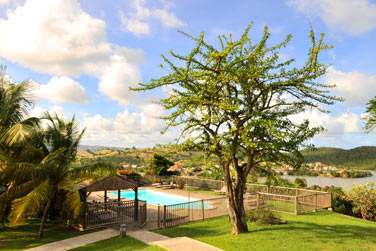 Le Plein Soleil possde une piscine principale d'o la vue sur l'ocan est splendide