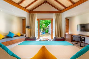 photo Furaveri Island Resort & Spa Maldives
