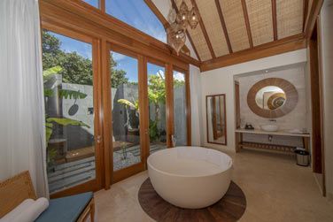 photo Furaveri Island Resort & Spa Maldives