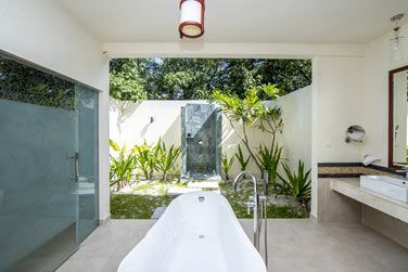 photo Furaveri Island Resort & Spa Maldives