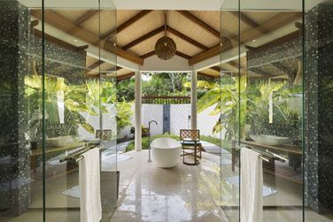 photo Furaveri Island Resort & Spa Maldives