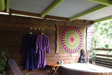 La suite Bambou dispose d'une baignoire sur la terrasse