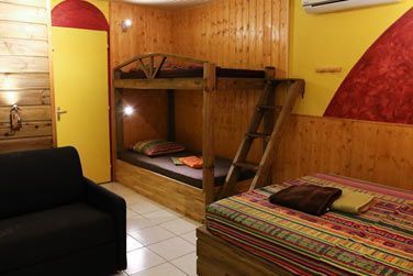 La chambre Colibri dispose de deux lits superposs