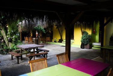 La Maison Rousse possde un restaurant