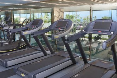 Le centre de fitness dispose d'un vaste espace de cardiotraining