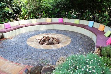 Le soir, vivez un moment convivial autour du feu au Wildebeest Eco Camp