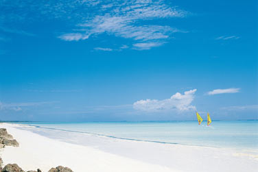 Au large de la Tanzanie, Zanzibar vous envotera par ses nombreuses plages paradisiaques
