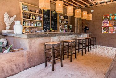 Profitez d'un moment convivial au bar de l'htel