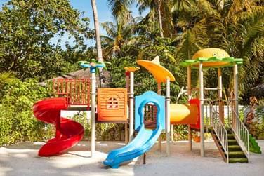 Mme les enfants ont droit  leur aire de jeux