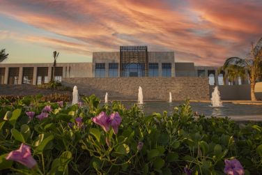 Voici le lobby floral de l'Alila Hinu Bay