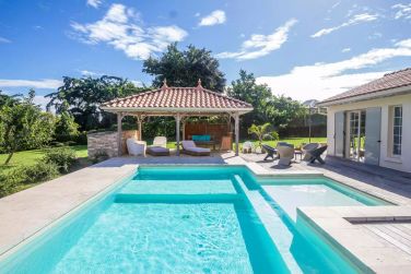 A la villa Saint Alban, profitez d'une piscine panoramique