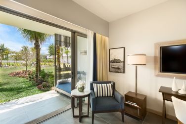 La chambre deluxe donnant sur un jardin tropical luxuriant vous sduira pour son authenticit