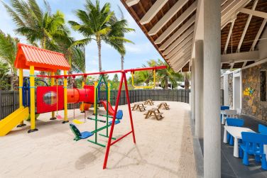 Mme les enfants auront droit  leur aire de jeu