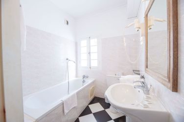 jusqu' la salle de bain charmante