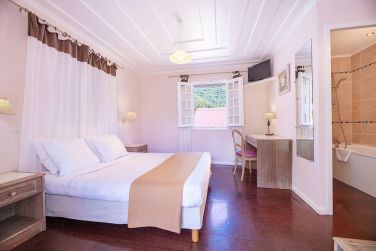 Chacune des chambres Standard possde son propre charme atypique et cosy