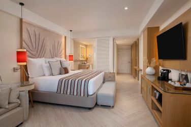 Preferred Club Junior Suite Ocean Front Swimout