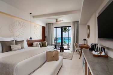 Preferred Club Junior Suite Ocean Front