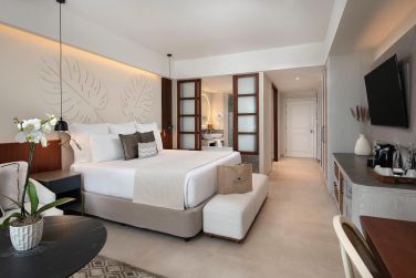 Preferred Club Junior Suite Ocean Front Swimout