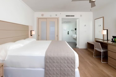 Chambre vue mer avec 1 lit king