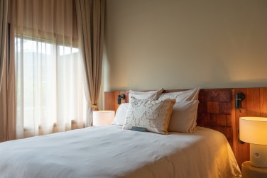 Dans un dcor moderne et chaleureux.