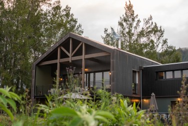 Entour d'une nature luxuriante.