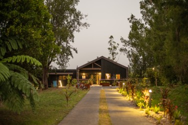 Dans un environnement calme.