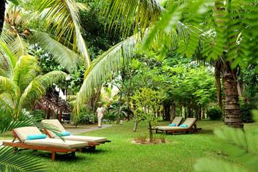 Un htel du groupe Attitude Resorts refltant l'art de vivre de l'le, chaleureux et convivial