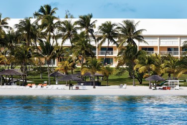 et la plage au pied de l'h�tel